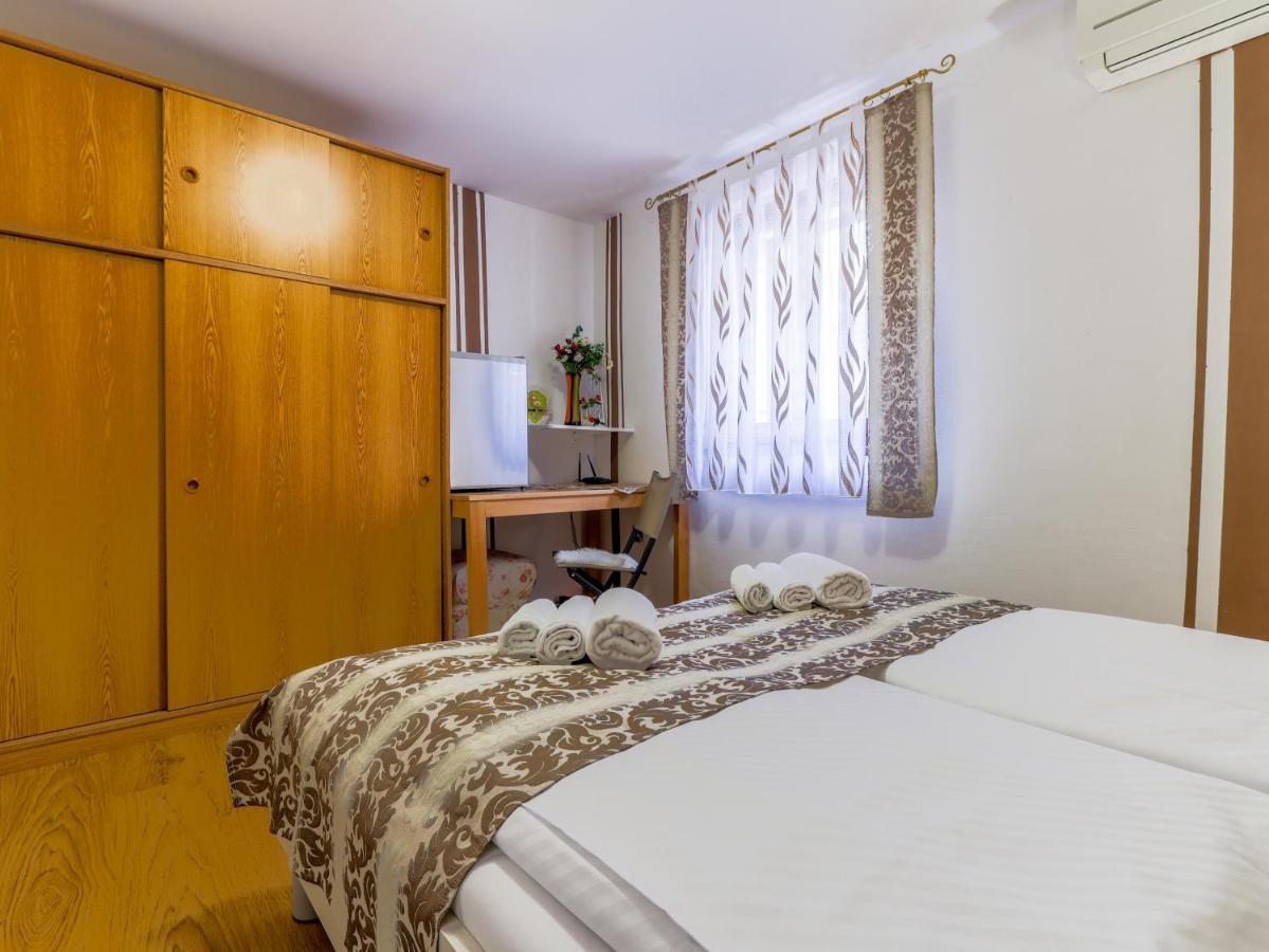 City Center 3 Bedroom Apartment Vrsar Exterior photo